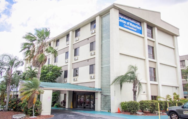 Exterior of Signature HealthCARE Center of Waterford